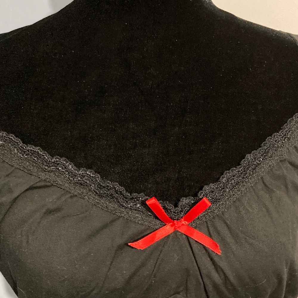 Elegant Black and Red Women's Blouse - Picture 3 of 10